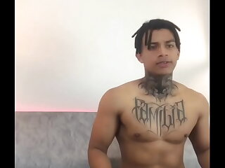 A muscular Latino with a sizable package delivers a steamy performance. He dominates his partner, filling his rear with hot cum. From muscle worship to explosive climax, this video offers an authentic amateur experience.